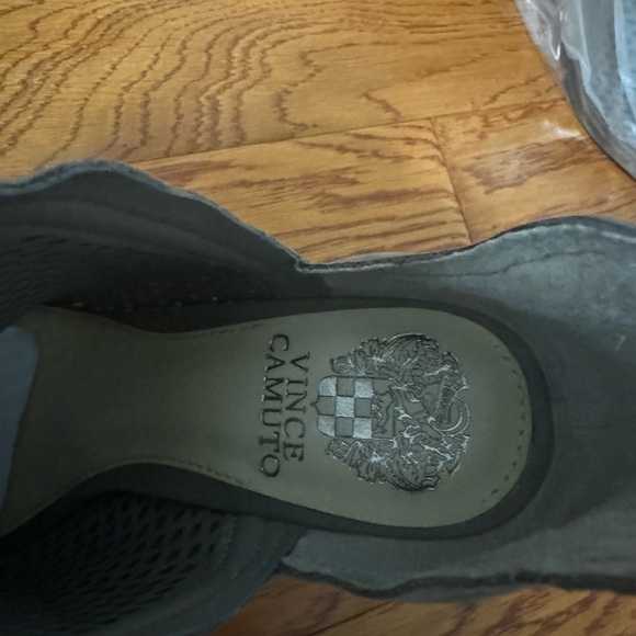 Vince Camuto bootie - Picture 3 of 3